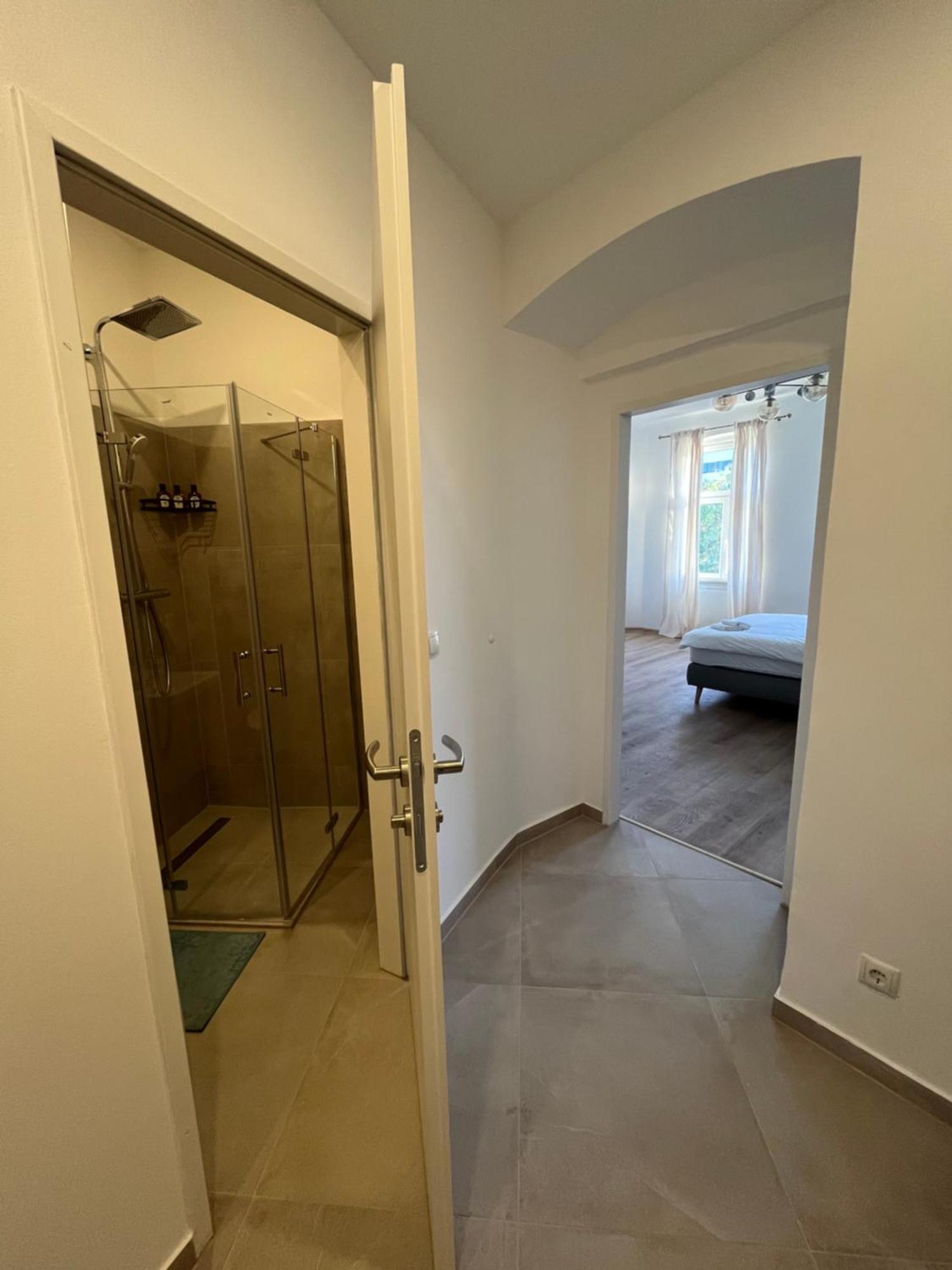 Apartment Schoenbrunn Near Metro Wiedeń Zewnętrze zdjęcie