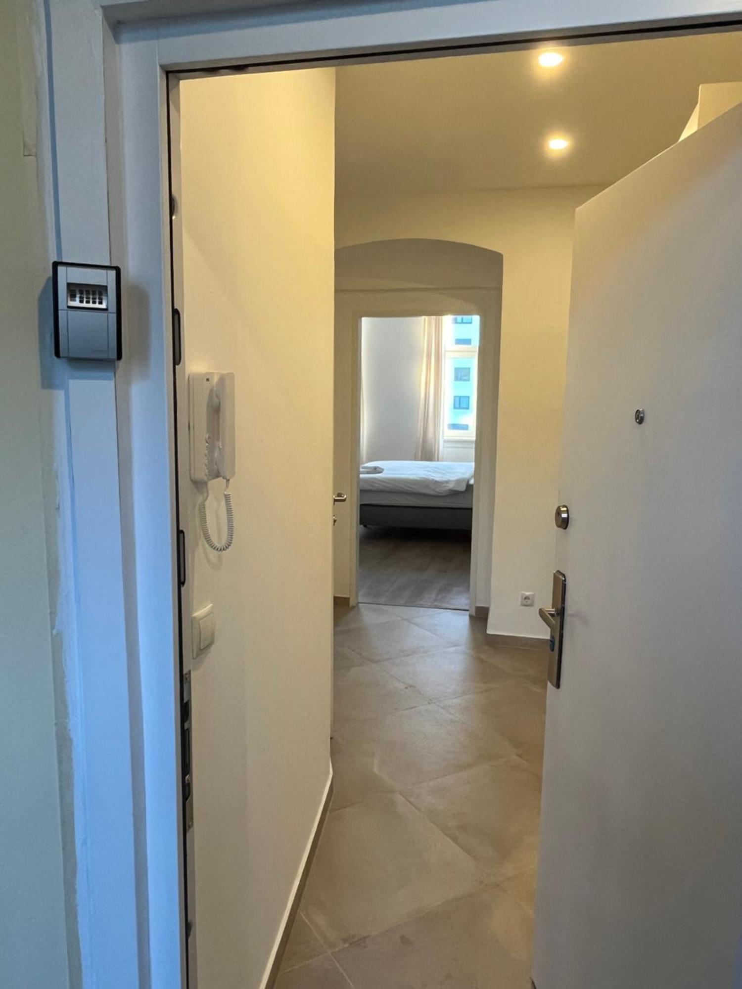 Apartment Schoenbrunn Near Metro Wiedeń Zewnętrze zdjęcie